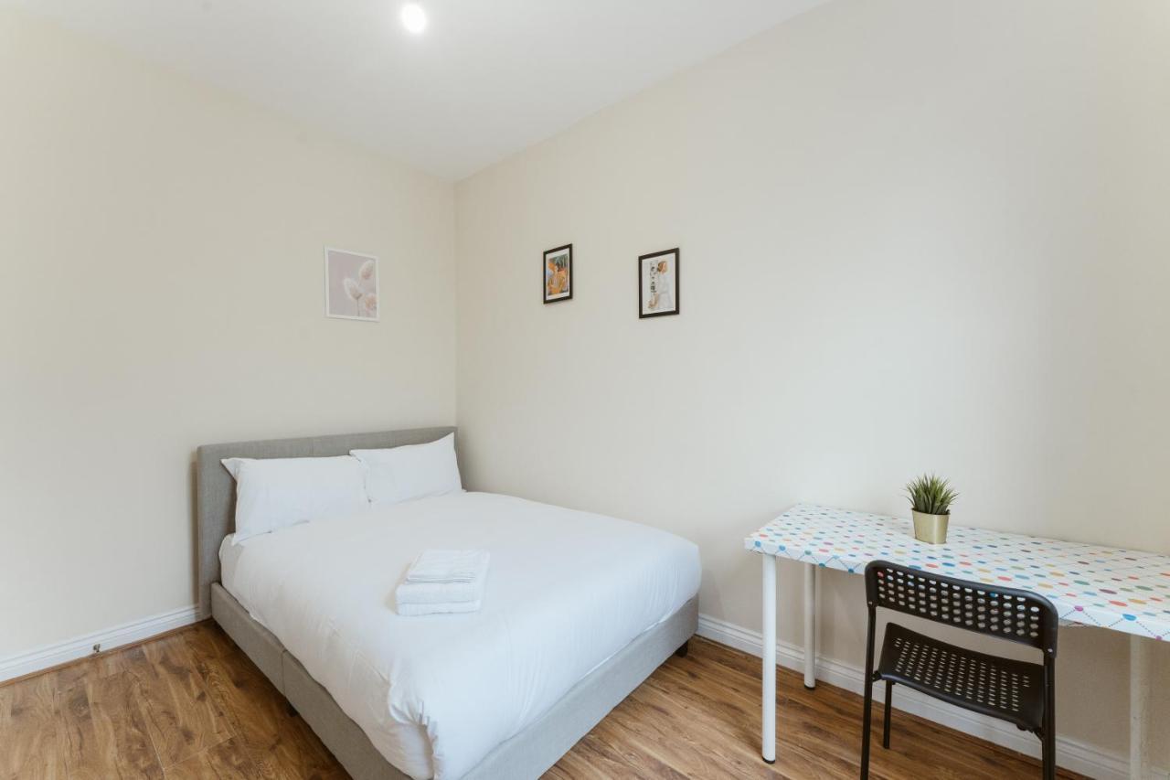 Mile End Rooms 57A London Bagian luar foto
