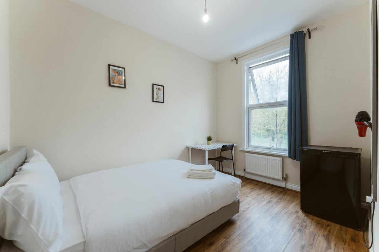 Mile End Rooms 57A London Bagian luar foto
