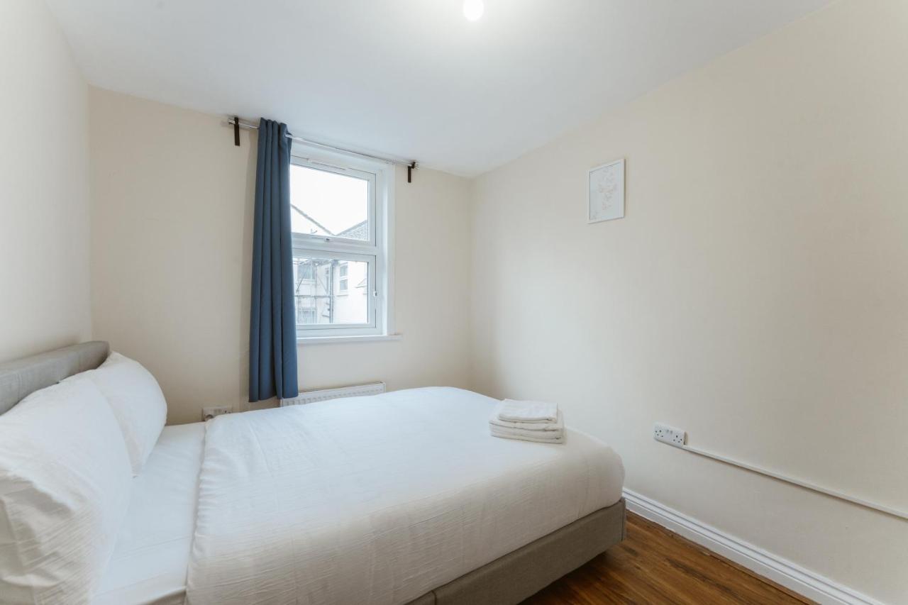Mile End Rooms 57A London Bagian luar foto